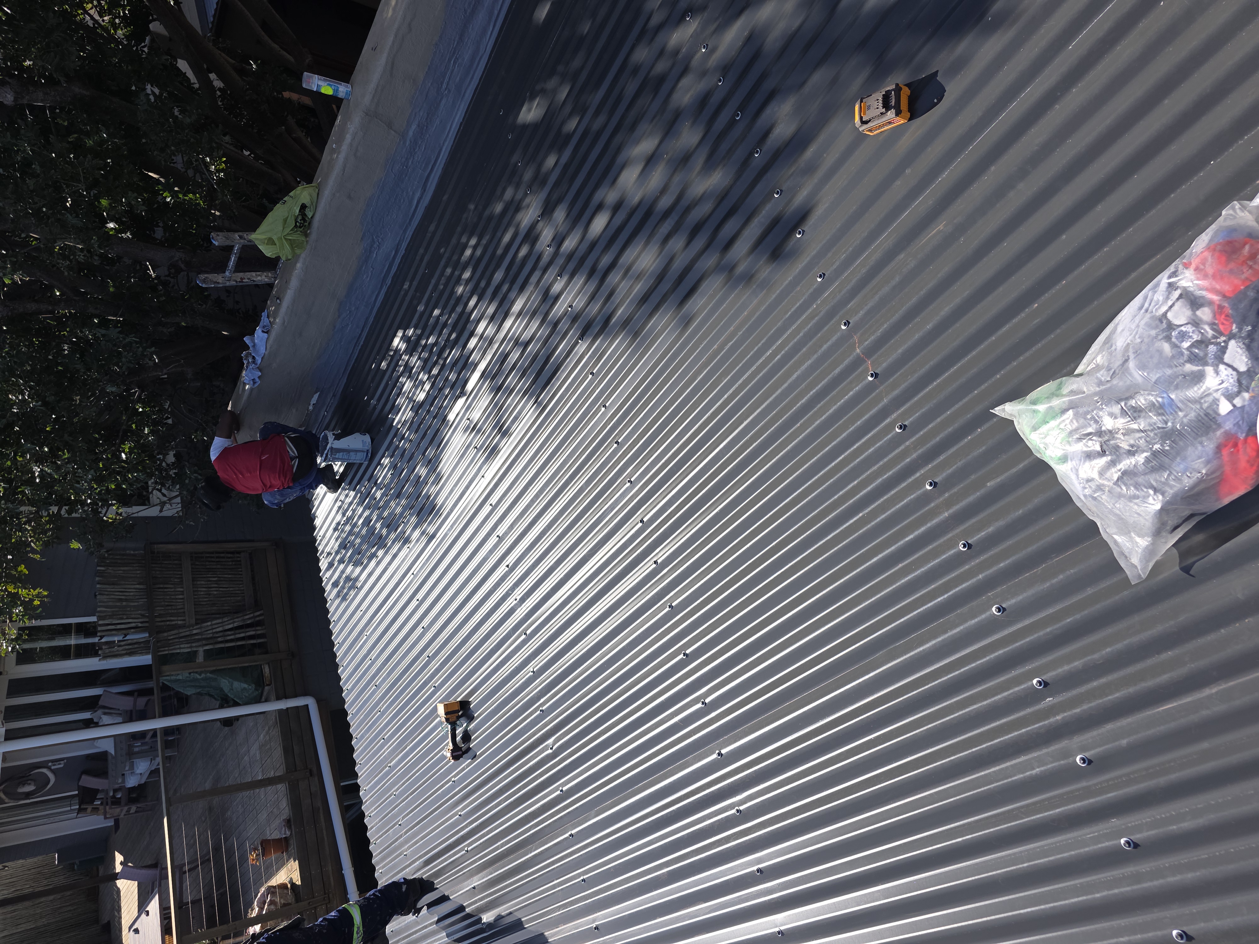 Painted roof and roof-finishing work